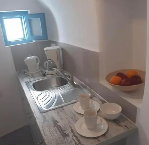 Holiday home Unique Small Stonehouse At Thira *