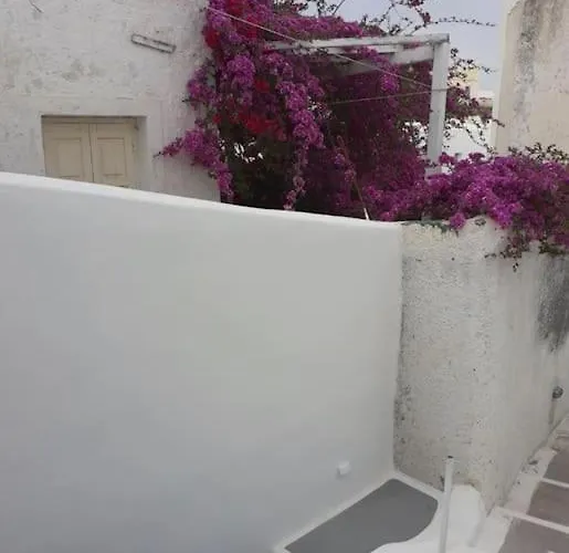 Holiday home Unique Small Stonehouse At Thira Megalochori (Santorini)