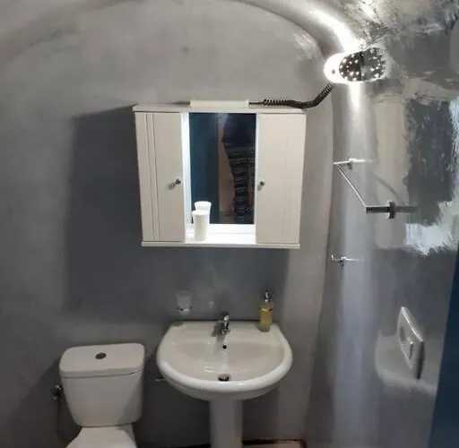 Holiday home Unique Small Stonehouse At Thira *