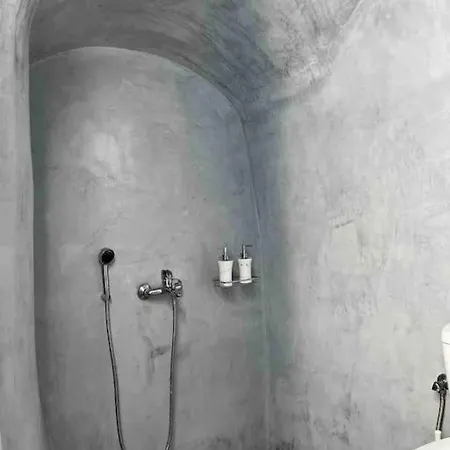 Unique Small Stonehouse At Thira Tatil Evi Megalochori (Santorini)