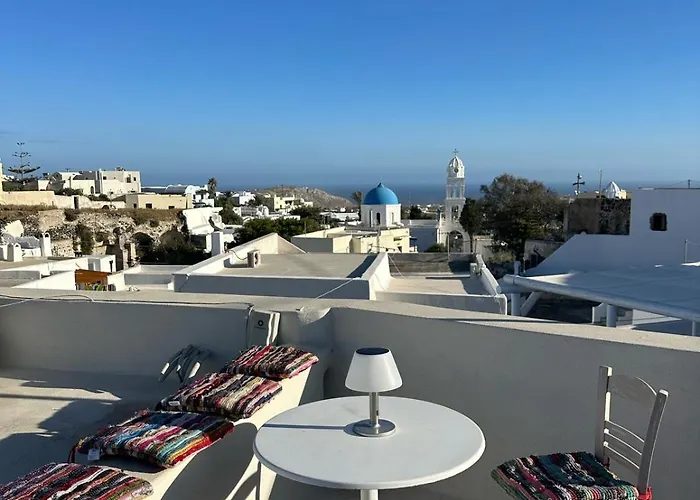 Unique Small Stonehouse At Thira Nyaraló *