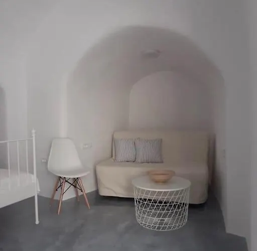 Unique Small Stonehouse At Thira 梅加洛克里