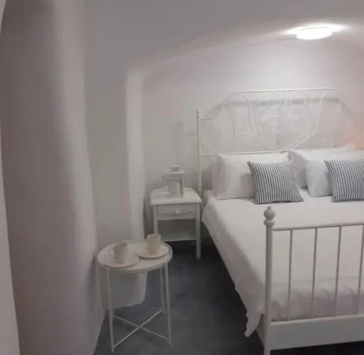 Unique Small Stonehouse At Thira Feriehus Megalochori (Santorini)