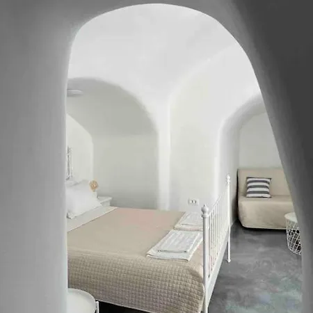 Prázdninový dům Unique Small Stonehouse At Thira