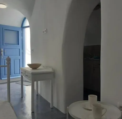 Casa vacanze Unique Small Stonehouse At Thira