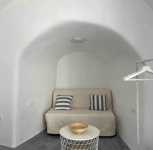 Unique Small Stonehouse At Thira